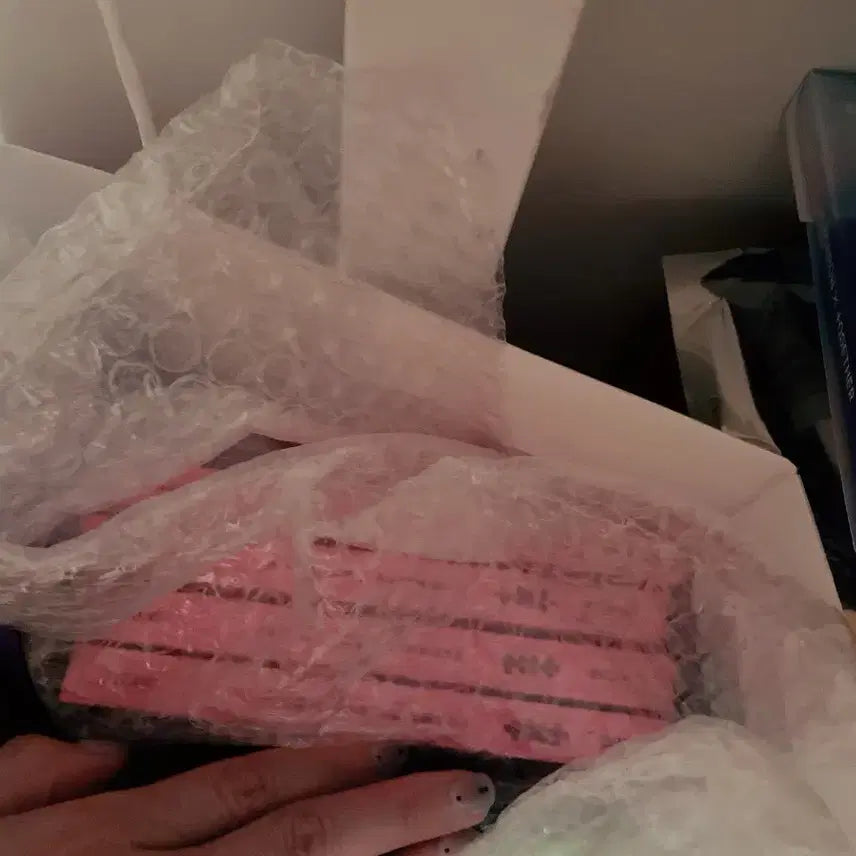 [BUNJANG] TXT The Chaos Chapter: FIGHT OR ESCAPE Album (Excluding Photocards and Postcards) / 투바투 가시잠바 개봉 앨범(포카 엽서 미포함)-텐션 범규 엽서 1매