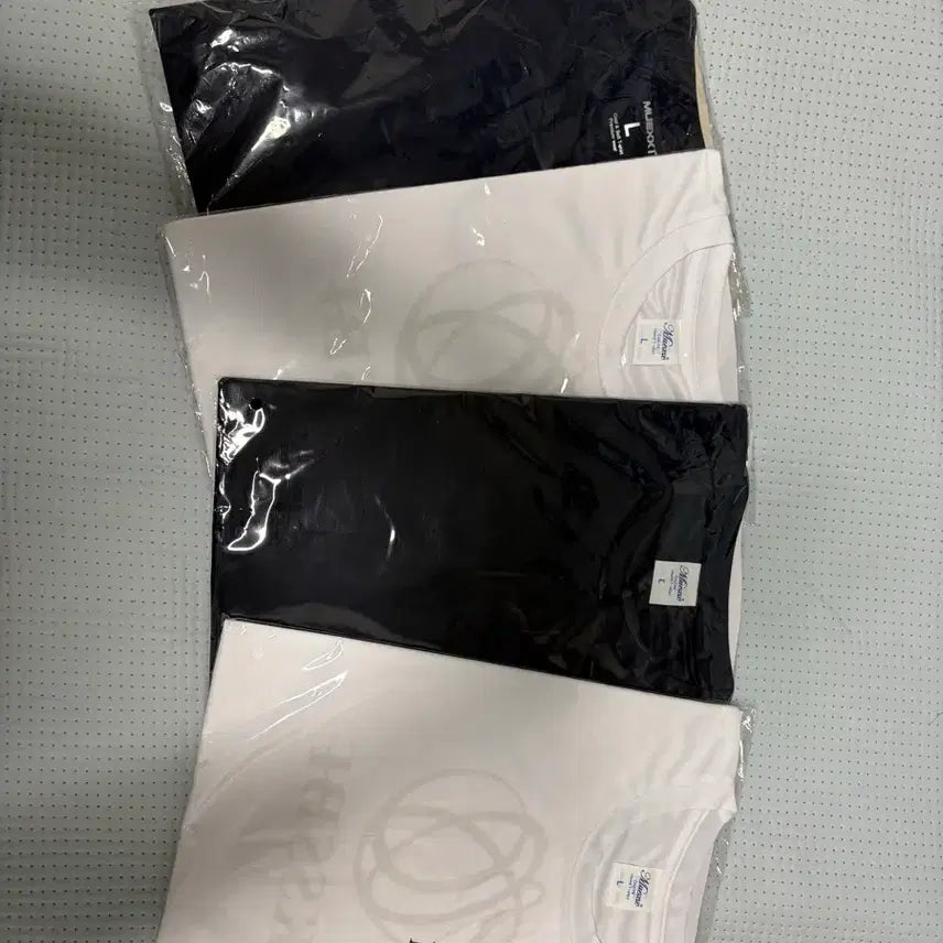 [BUNJANG] Kssbf Short-Sleeve T-Shirt / kssbf 반팔 판매 합니다