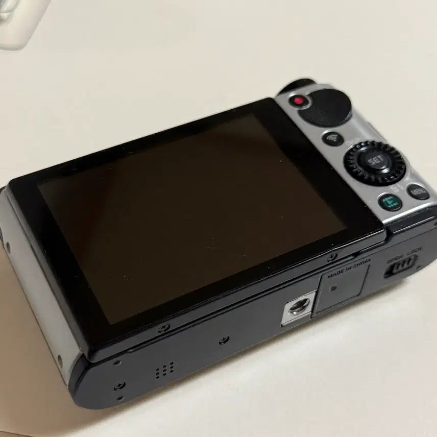 [BUNJANG] Casio EX-ZR1600 Camera with Battery, Charger, and Memory Card / 카시오 ex-zr1600 카메라 (배터리,충전기,메모리카드 포함)