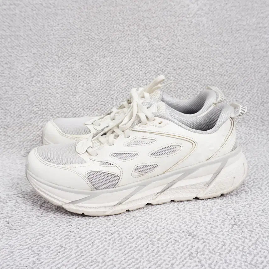 [BUNJANG] Hoka Clifton L Triple White Running Shoes Jogging Shoes 250 / 호카 클리프톤 L 트리플화이트 런닝화 마라톤 조깅화 신발 250size