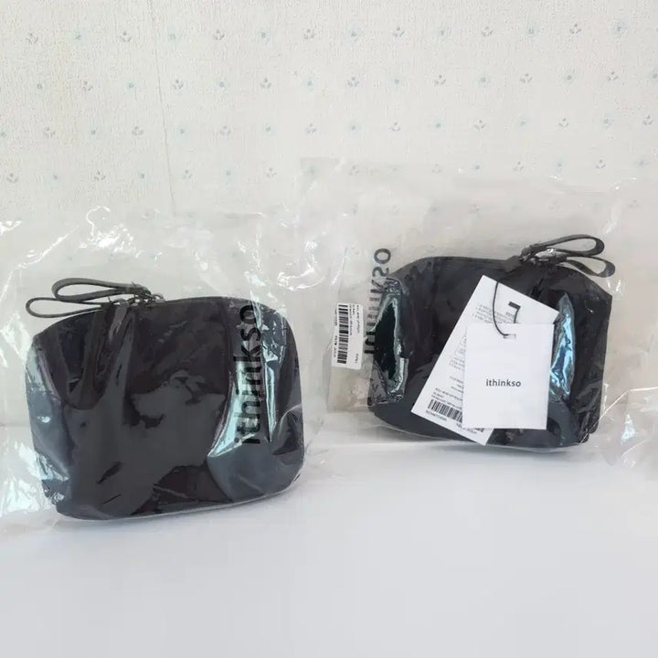 [BUNJANG] iTHENTHOU Genuine Bell Pouch Mini Black / [아이띵소] 정품 벨 파우치 메이크업 화장품 여행용 미니 블랙