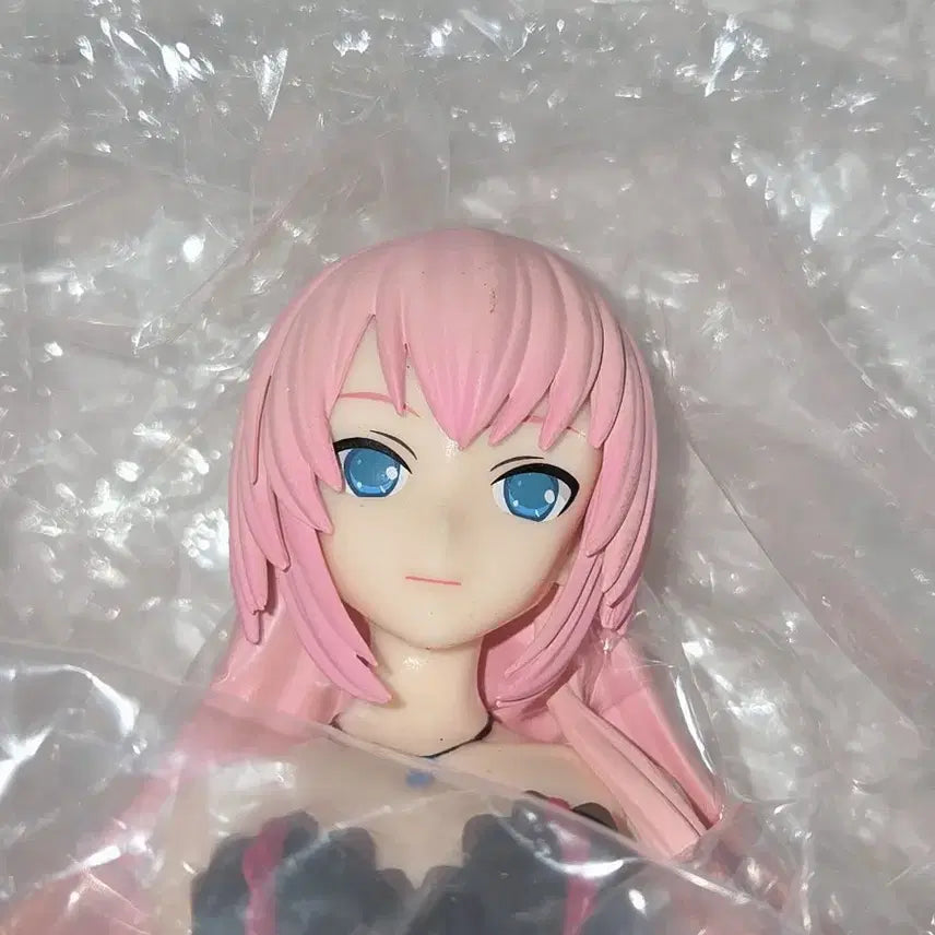 [BUNJANG] Megurine Luka Amour Figure (Unassembled) / 미사용 메구리네 루카 아무르 피규어