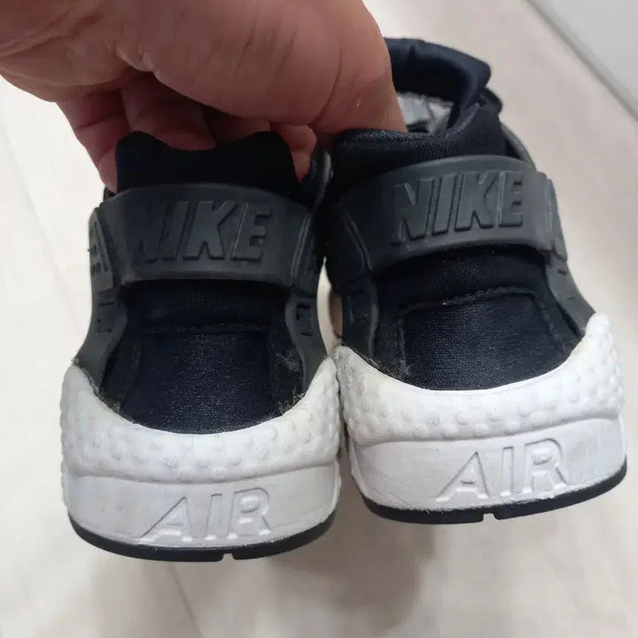 [BUNJANG] Nike Huarache Black White Sneakers / 나이키 허라취 검흰 스니커즈240 실사이즈230~235
