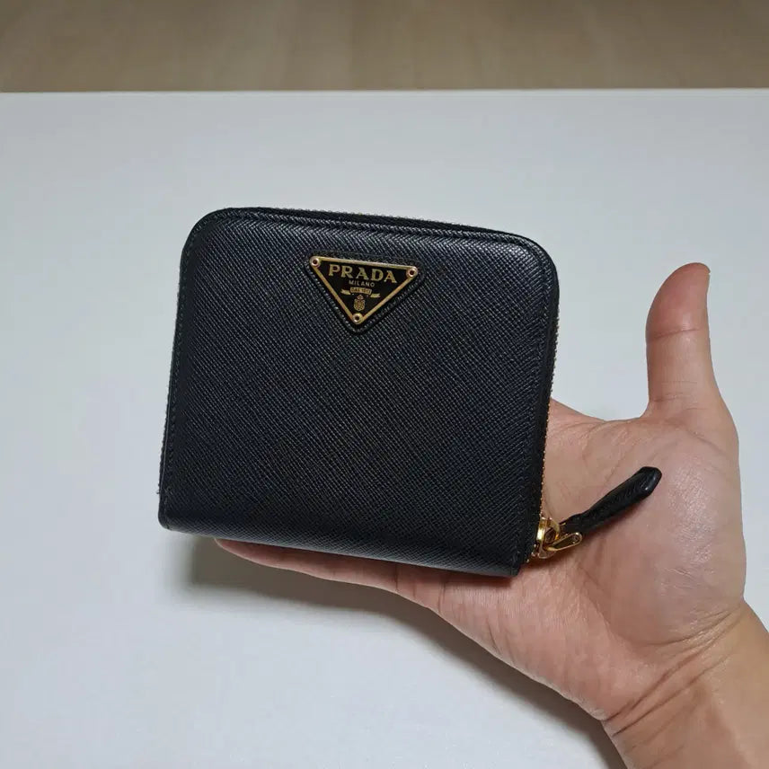 [BUNJANG] Prada Saffiano Triangle Logo Zip Wallet / [100%/정품] 프라다 사피아노 트라이앵글 로고 지퍼 반지갑