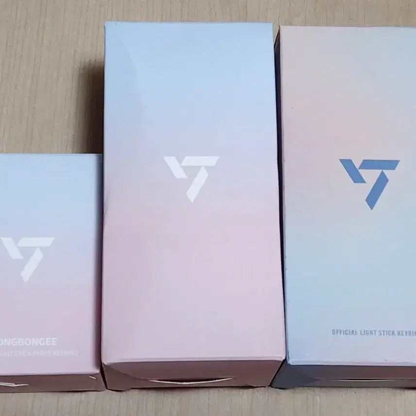 [BUNJANG] SEVENTEEN Official Lightstick Keyring + BongBong Charm (Black + 10th Anniversary) / (원가이하) 세븐틴 응원봉 키링+봉봉이 파츠
