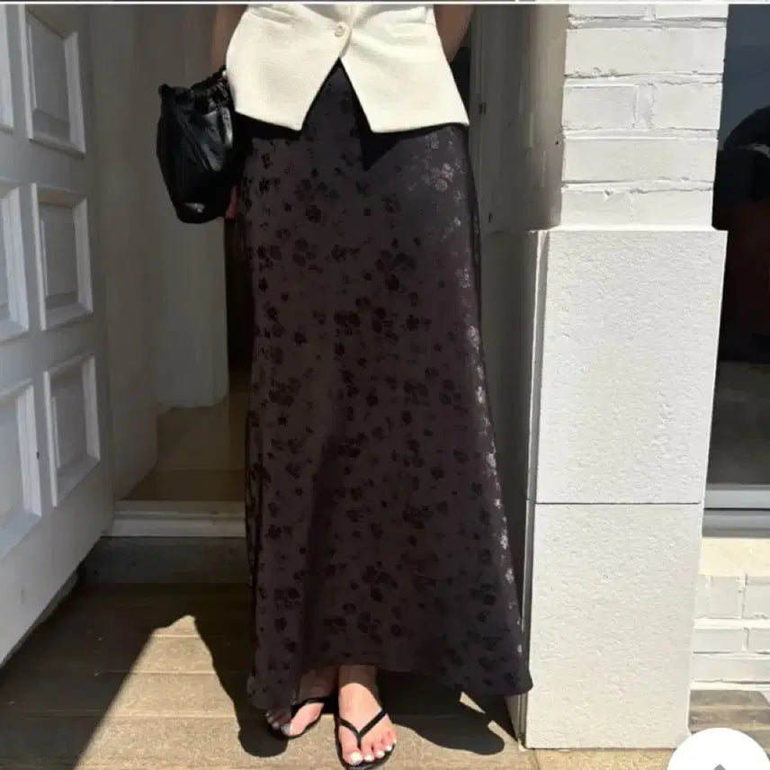 [BUNJANG] Satin Flower Long Skirt Black / 새것)새틴 플라워 롱스커트 블랙