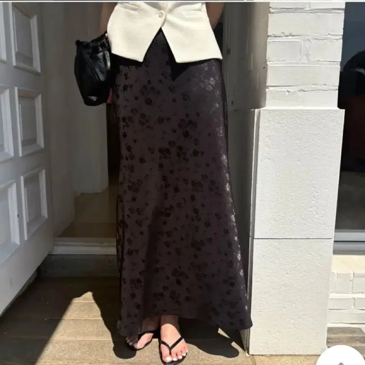 [BUNJANG] Satin Flower Long Skirt Black / 새것)새틴 플라워 롱스커트 블랙