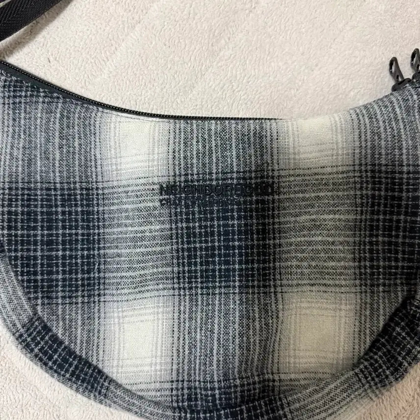 [BUNJANG] Neighborhood Pendleton Shoulder Bag / 네이버후드 펜들턴 숄더백