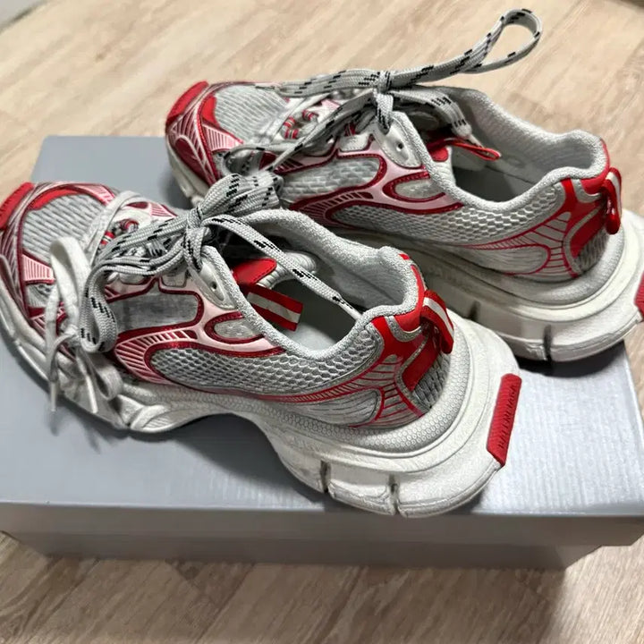[BUNJANG] Balenciaga 3XL Red Size 43 / 발렌시아가 3xl 레드 43사이즈