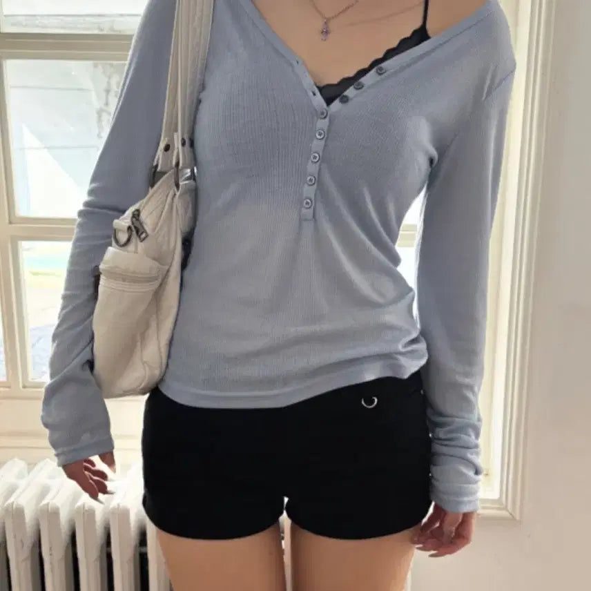 [BUNJANG] Iziz Laced Long T-Shirt and Layered Sleeveless Top / 이즈이즈 Laced long t-shirt + 슬리브리스