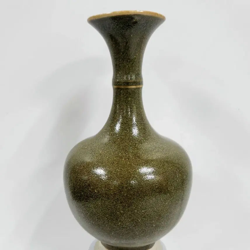 [BUNJANG] Qing Dynasty Qianlong Celadon Tea Dust Glazed Bamboo Joint Shaped Vase / 중국도자기                청건륭 다엽말유 죽절형 옥호춘병