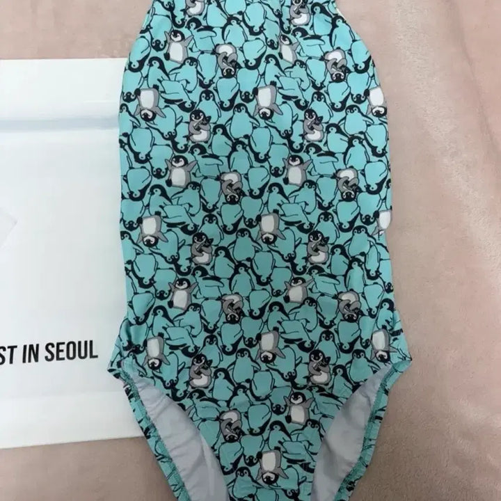 [BUNJANG] Lost in Seoul Penguin Swimsuit Size S / 로스트인서울 로인서 펭귄 수영복 s (새제품)