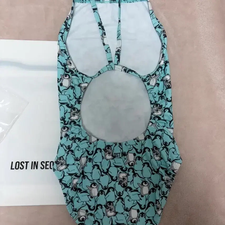 [BUNJANG] Lost in Seoul Penguin Swimsuit Size S / 로스트인서울 로인서 펭귄 수영복 s (새제품)