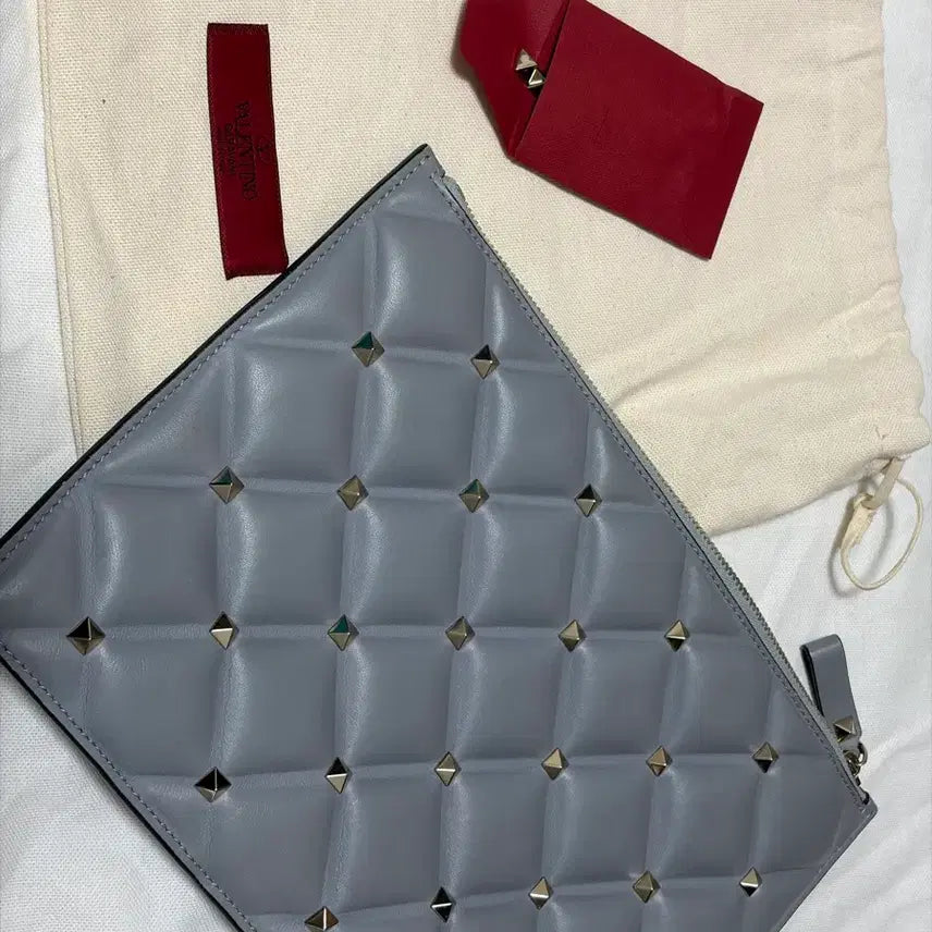 [BUNJANG] Valentino Rockstud Clutch Bag Grey / 발렌티노 락스터드 클러치 백 그레이