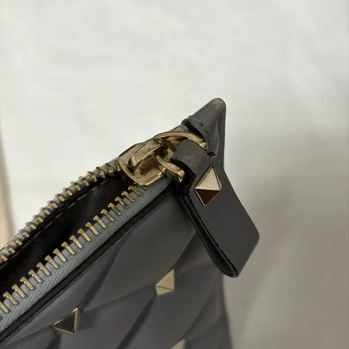 [BUNJANG] Valentino Rockstud Clutch Bag Grey / 발렌티노 락스터드 클러치 백 그레이