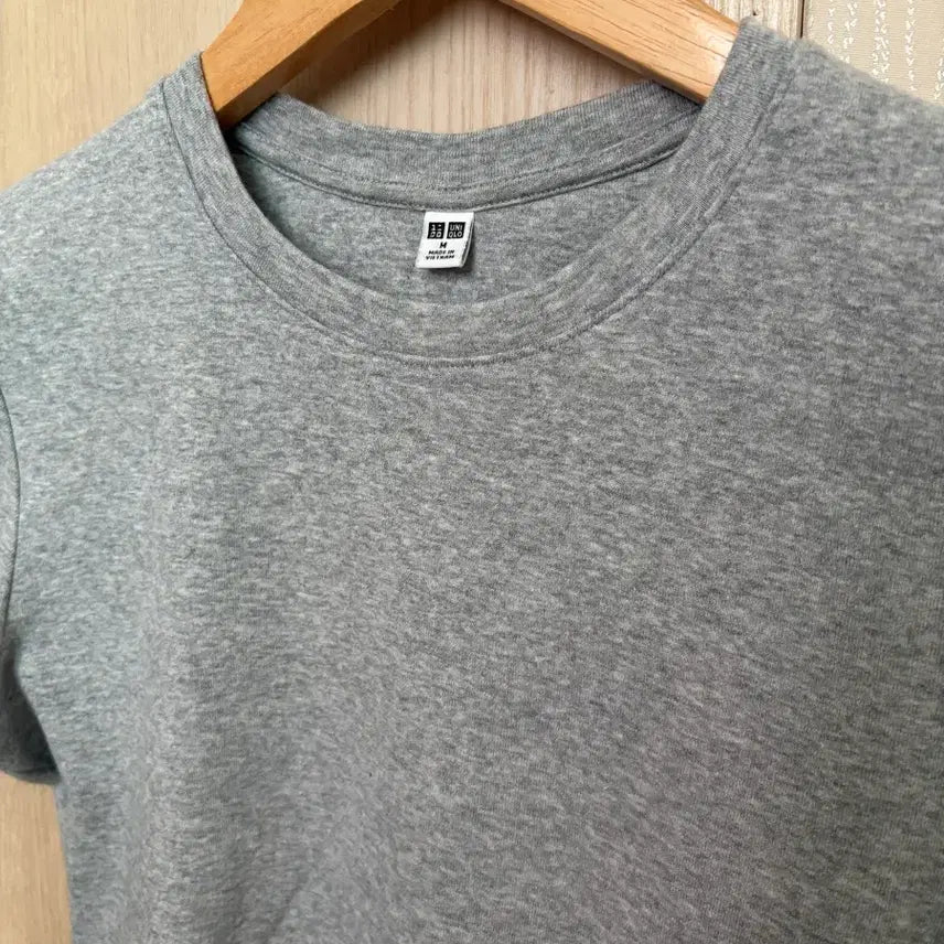[BUNJANG] Uniqlo Mini Half-Sleeve Cropped T-Shirt / 유니클로 반팔 크롭 티 미니 t