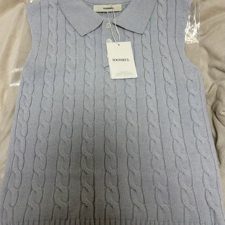 [SOLD OUT] 윤슬샵 mer cable knit top 스카이블루 케이블 니트 탑 조끼