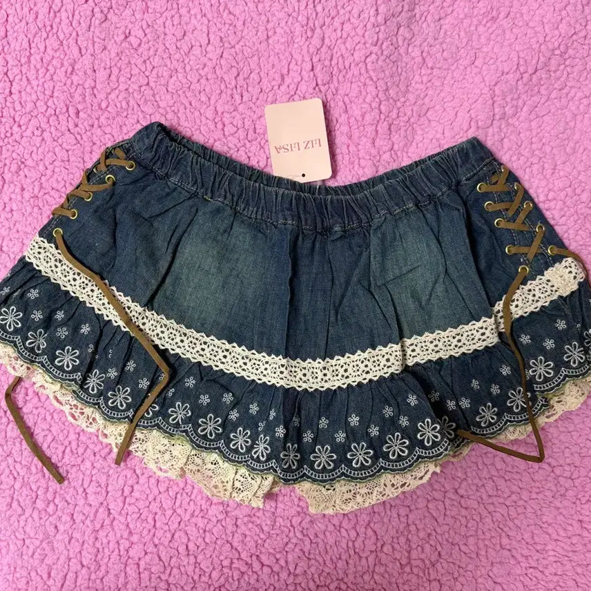 [BUNJANG] LIZ LISA Vintage Embroidered Denim Mini Skirt / 리즈리사 고전 핀터깔 대대장 히메카지 라떼갸루 히메갸루 데님 스카판