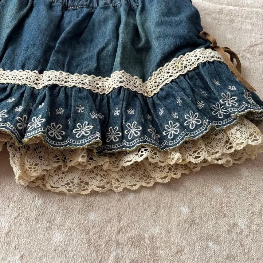 [BUNJANG] LIZ LISA Vintage Embroidered Denim Mini Skirt / 리즈리사 고전 핀터깔 대대장 히메카지 라떼갸루 히메갸루 데님 스카판