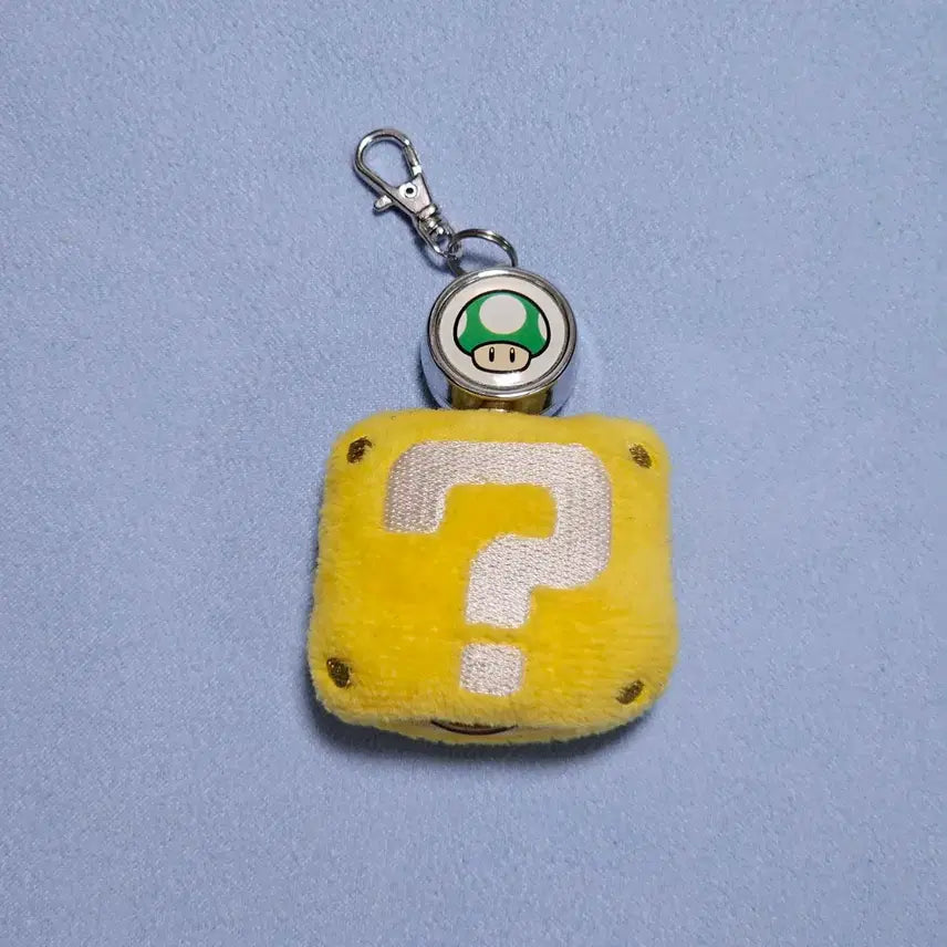 [BUNJANG] Universal Studios Japan (USJ) Super Nintendo World Super Mario Question Block Reel Keychain / 유니버설 스튜디오 재팬(USJ) 슈퍼 닌텐도 월드 슈퍼마리오 키링