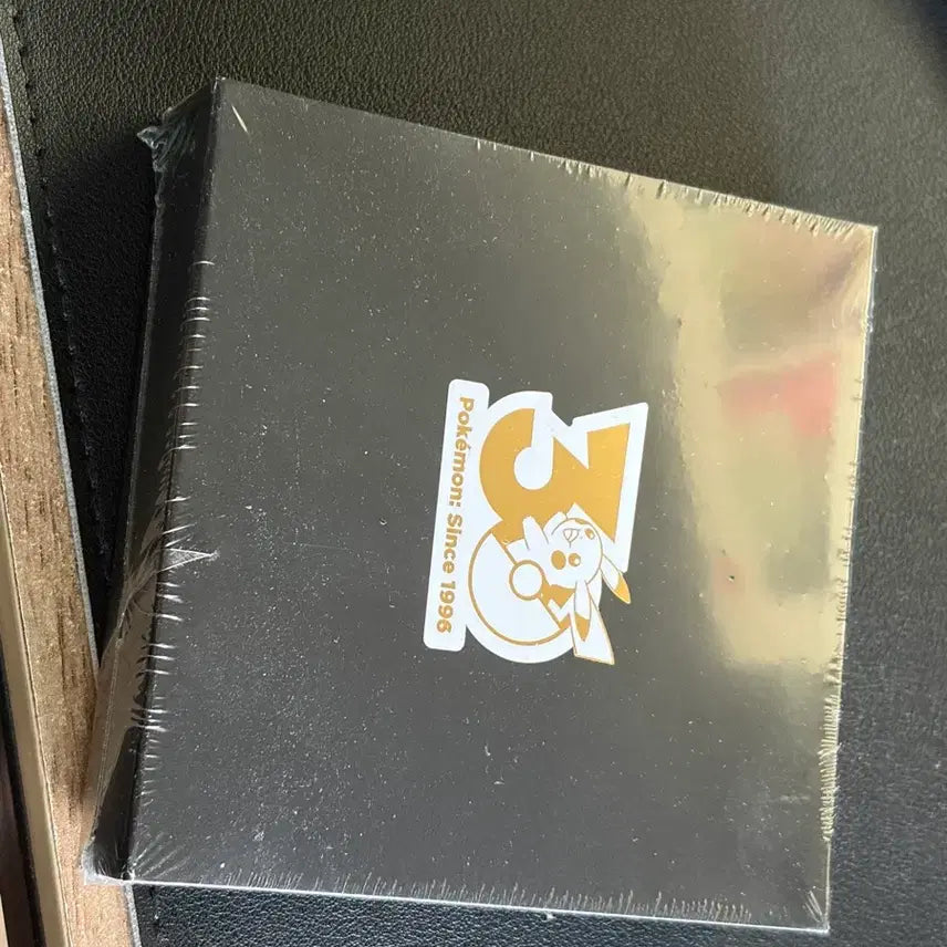 [BUNJANG] Pokemon 30th Anniversary Badge April / 포켓몬 30주년 뱃지 4월