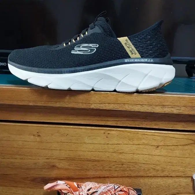 [BUNJANG] Skechers Deluxe Walker Slip-Ins Size 255 / 스케쳐스 디럭스 워커  슬립인스 .255