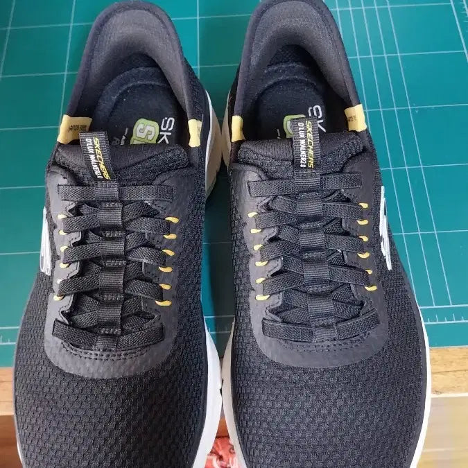 [BUNJANG] Skechers Deluxe Walker Slip-Ins Size 255 / 스케쳐스 디럭스 워커  슬립인스 .255