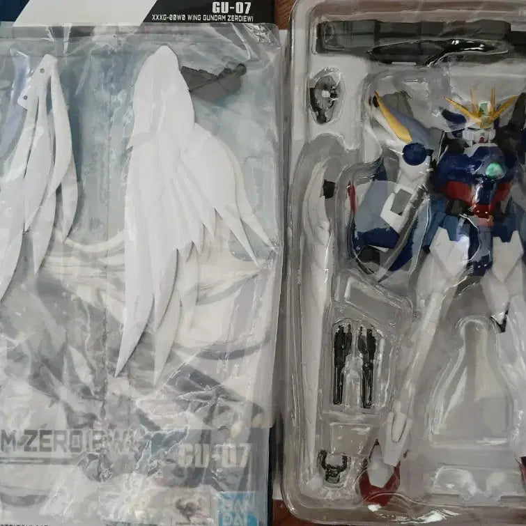 [BUNJANG] Bandai Gundam Universe Wing Gundam Zero EW (GU-07) Figure / 반다이 건담 유니버스 윙 건담 제로 EW 피규어 (GU-07)