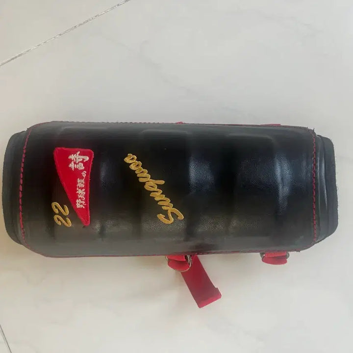 [BUNJANG] KT Wiz Jang Seong-woo Game-Worn Shin Guard / kt장성우선수 실착 풋가드