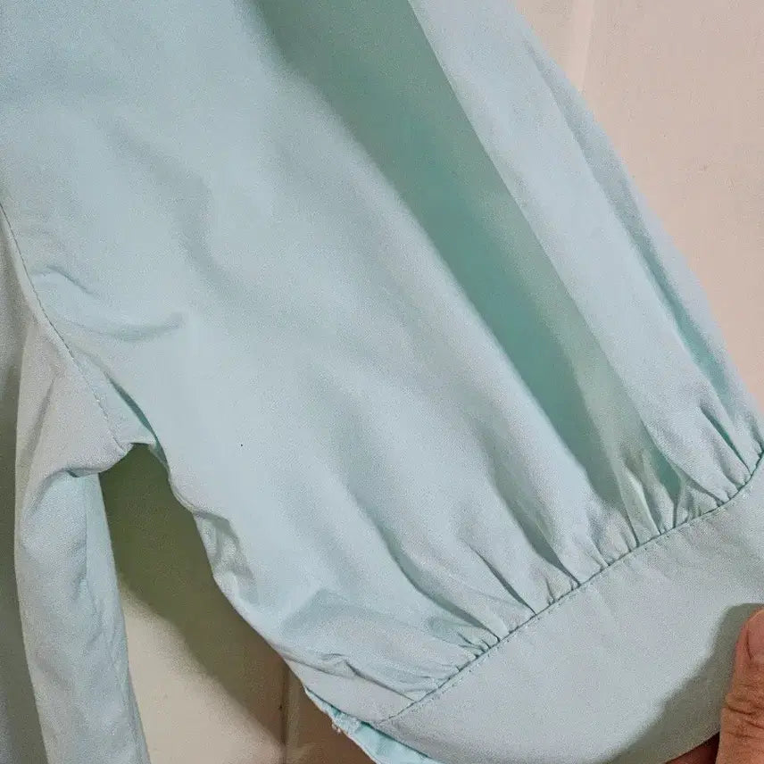 [BUNJANG] SATIN Frill Blouse Size 55 Sky / 미착용)샤틴/SATIN 프릴 블라우스55