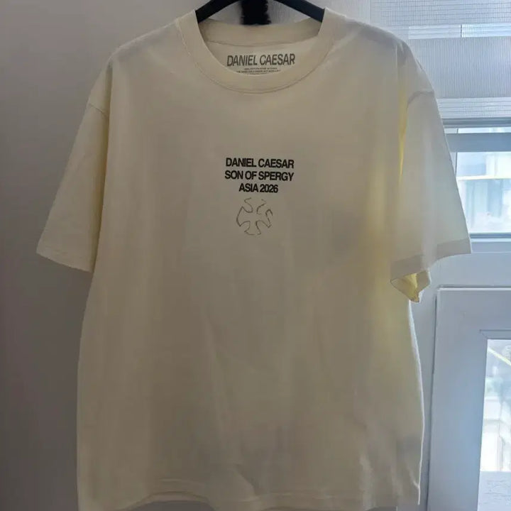 [BUNJANG] Daniel Caesar 2026 Concert MD T-Shirt Cream Size S / 다니엘시저 26 콘서트 엠디 티