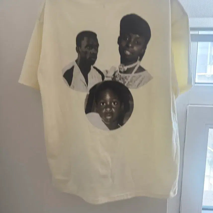 [BUNJANG] Daniel Caesar 2026 Concert MD T-Shirt Cream Size S / 다니엘시저 26 콘서트 엠디 티