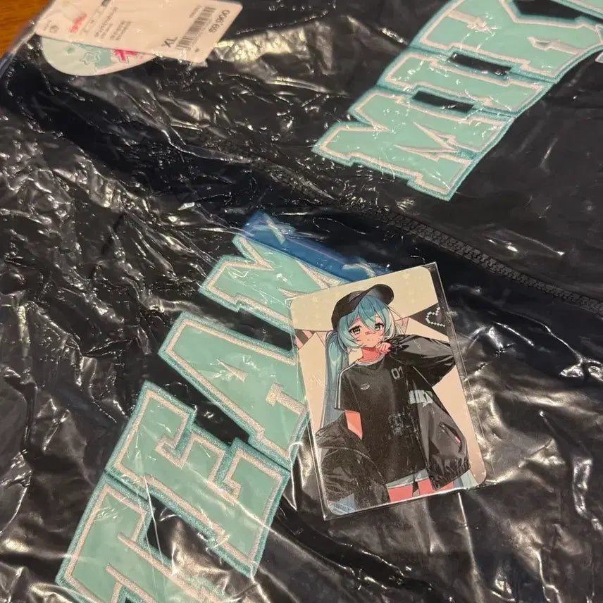[BUNJANG] SPAO Hatsune Miku Windbreaker XL / 미개봉 현물 스파오 미쿠 윈드브레이커 XL
