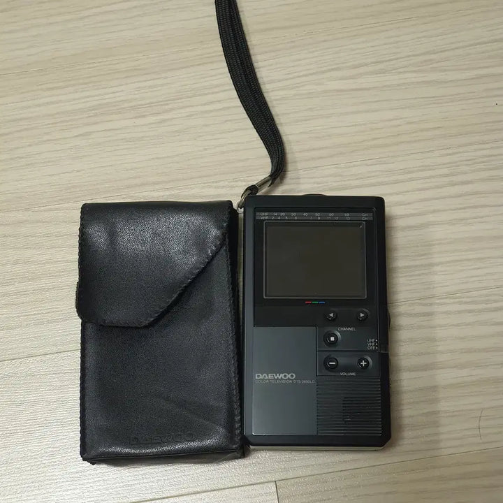 [BUNJANG] Daewoo Retro Portable Color TV / 대우 레트로 휴대용 컬러TV 판매 합니다