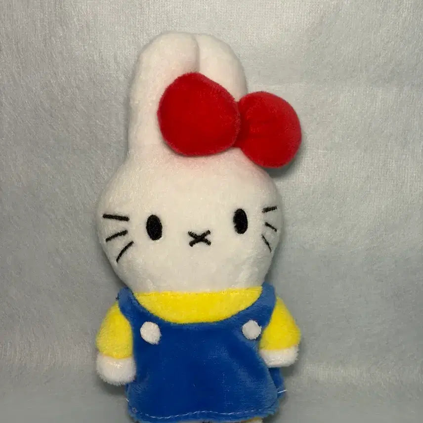 [BUNJANG] Hello Kitty x Miffy Collaboration Plush Keychain / 키티 미피 콜라보 인형 키링