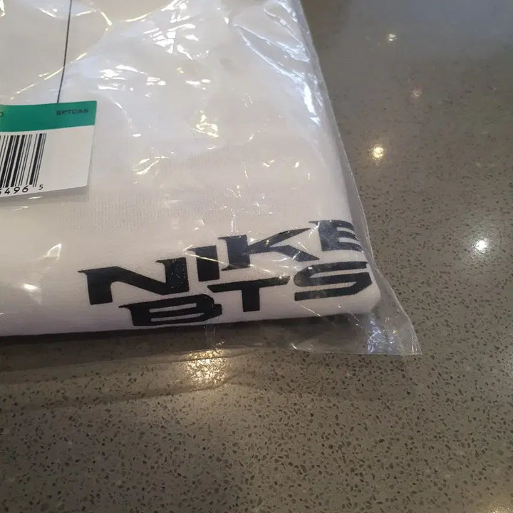 [BUNJANG] Nike x BTS World Tour Arirang Edition T-Shirt White XL / 나이키 x BTS 반팔티 화이트 XL 110 새상품