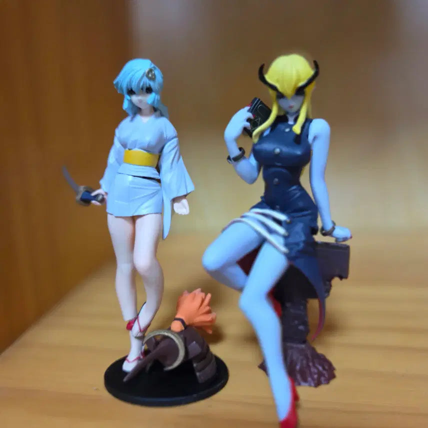 [BUNJANG] IVE Yujin Vampire Saber Figure / 유진 뱀파이어 세이버 피규어 가챠