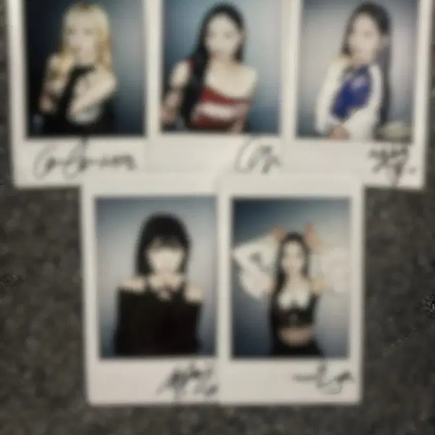 [BUNJANG] TripleS Signed Polaroid (Seoyeon, Chaeyeon, Yooyeon, Nayoung, Jiyoon) / 트리플에스 서든어택 싸인 폴라로이드