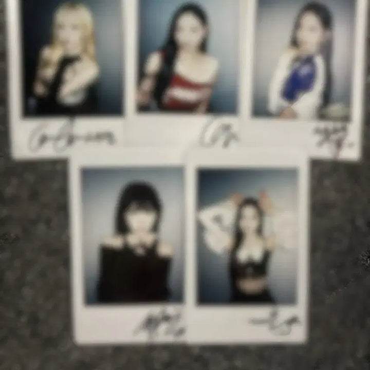 [BUNJANG] TripleS Signed Polaroid (Seoyeon, Chaeyeon, Yooyeon, Nayoung, Jiyoon) / 트리플에스 서든어택 싸인 폴라로이드