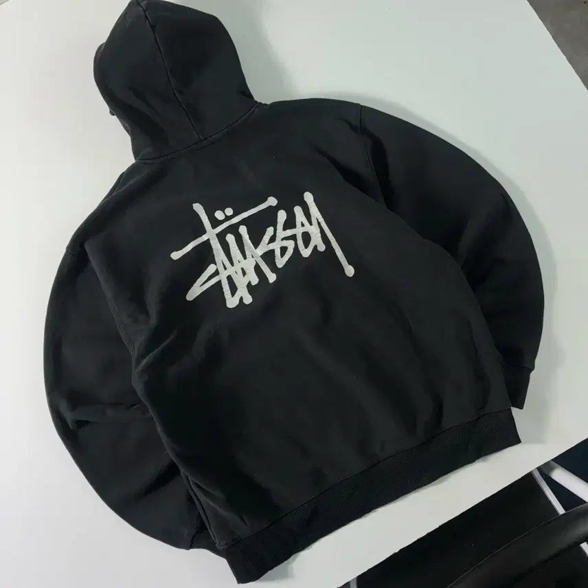 [BUNJANG] Stussy Basic Pigment Dyed Black Hoodie / Stussy  스투시 베이직 피그먼트 다이드 블랙 후드티