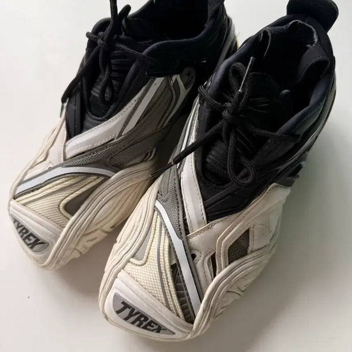 [BUNJANG] Balenciaga Tyrex Sneakers Black White Size 37 / [240] 발렌시아가 타이렉스 블랙 화이트