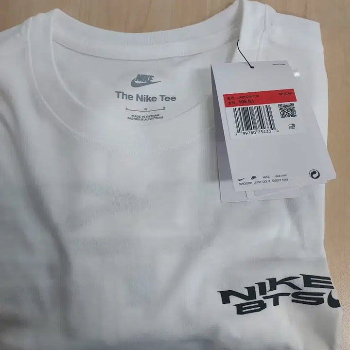[BUNJANG] Nike x BTS Collaboration White T-Shirt / 나이키  BTS  L 반팔 흰색