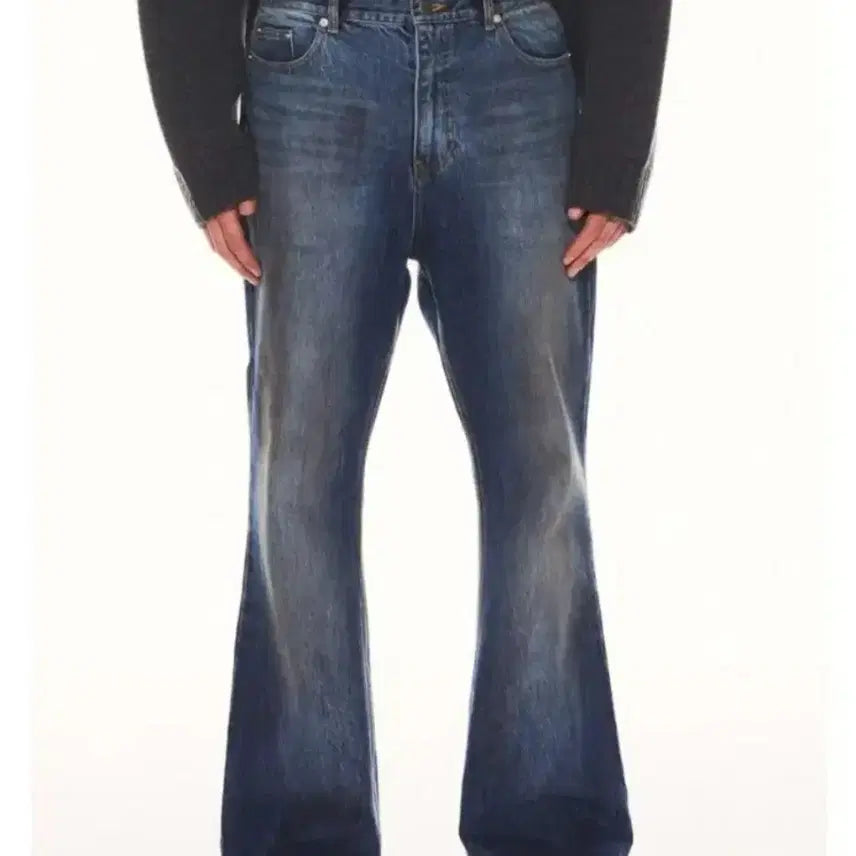 [BUNJANG] Unsigned 70s Classic Indigo Flare Denim Pants / 무명 70s 클래식 인디고 플레어 데님팬츠 (2)