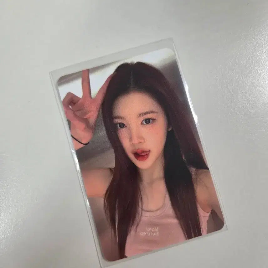 [BUNJANG] Hatsuhiko Eina Apple Music POB Photocard / 하츠투하츠 에이나 애플뮤직 미공포 포커스