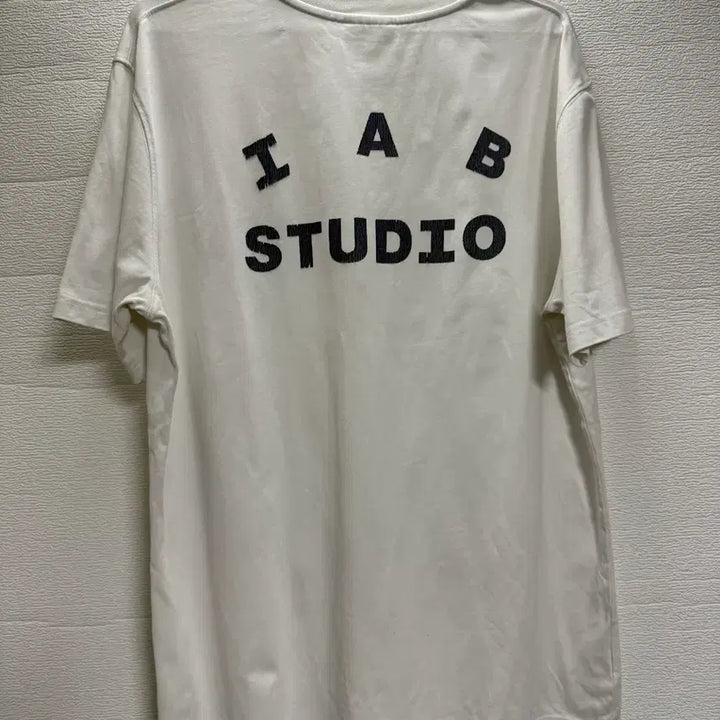 [BUNJANG] IAB STUDIO Logo Short Sleeve T-Shirt White / IAB STUDIO 반팔 티셔츠 화이트