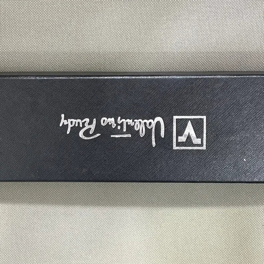 [SOLD OUT] 발렌티노루디 새상품 시계 VR8805