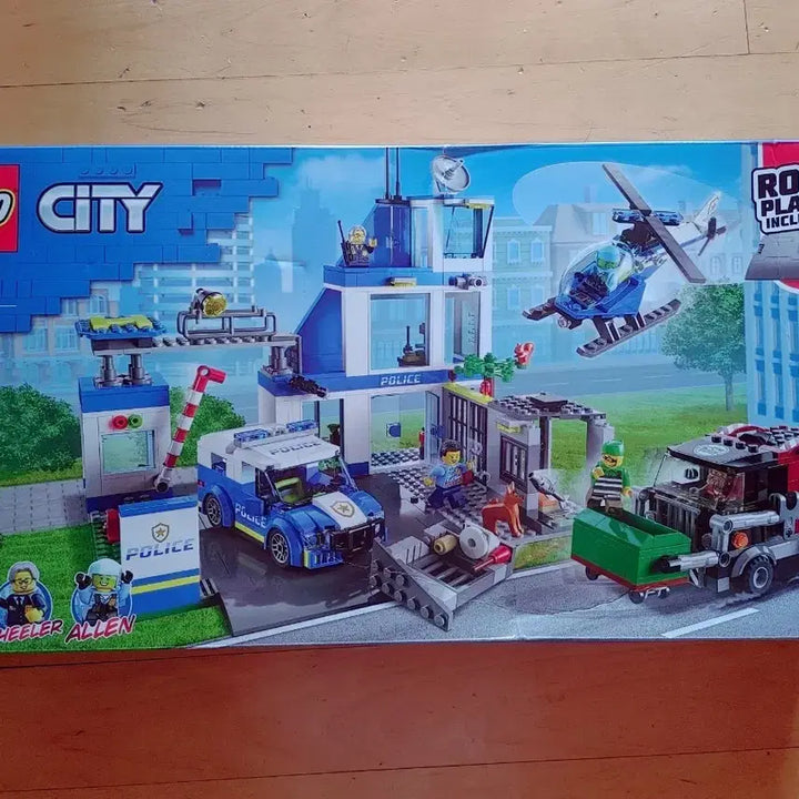 [BUNJANG] Lego 60316 Police Station (New, Box Damage) / *박스손상*(미개봉)(정품) 레고 60316 경찰서 팝니다.