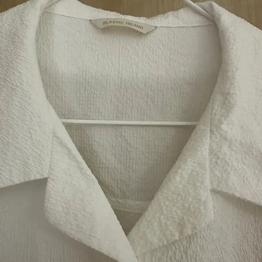 [BUNJANG] Plastic Island White Blouse / [플라스틱아일랜드] 화이트 블라우스