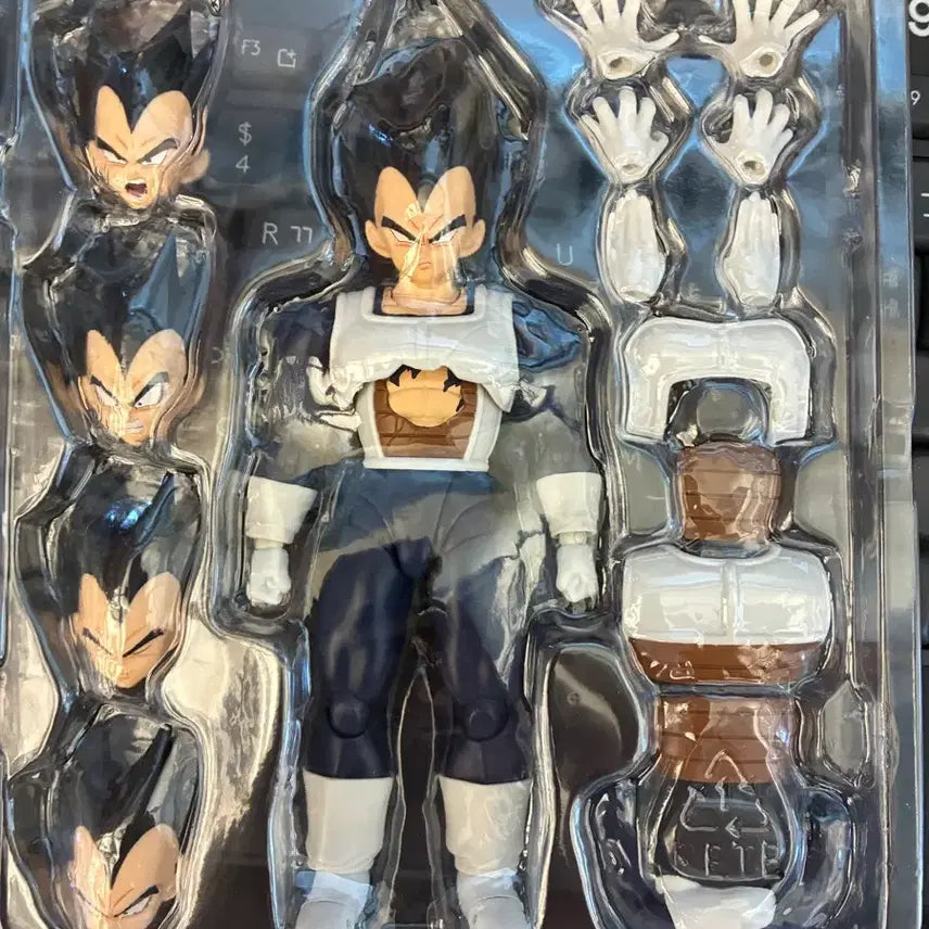 [SOLD OUT] (택포8.4)shf 드래곤볼 구 전투복 베지터