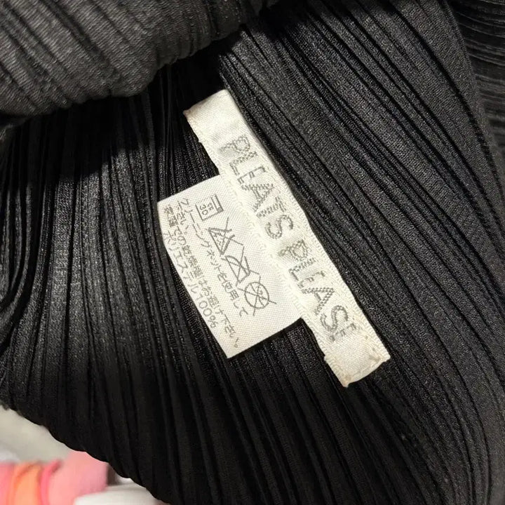 [BUNJANG] Pleats Please Sleeveless Top / 플리츠플리즈 민소매 나시 탑
